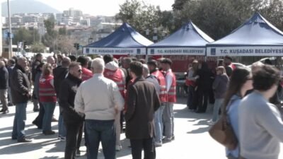 Kuşadası Belediye Başkanı Ömer Günel’in gözaltına alınmasına tepki gösteren CHP’liler
