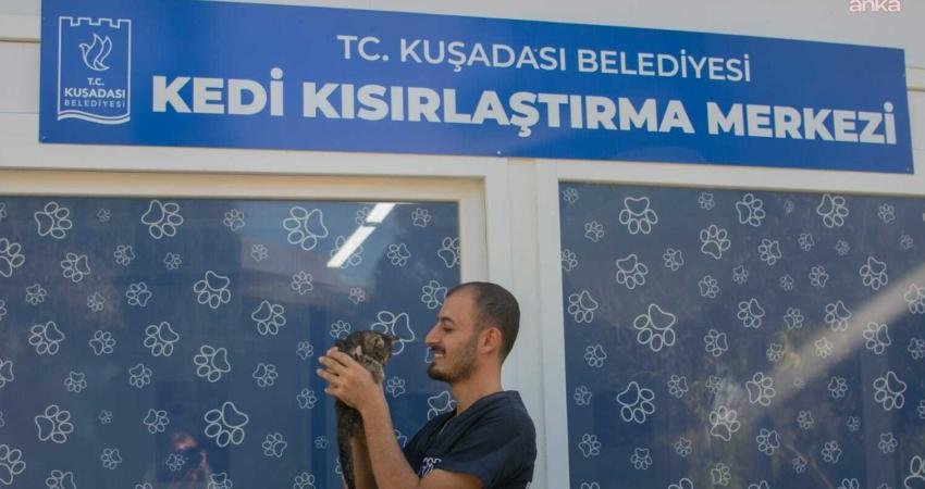 Kuşadası Belediyesi’nden hayvanseverlere “kısırlaştırma” çağrısı: “Ücretsiz olarak bu hizmetimizden faydalanabilirler” Kuşadası Belediyesi Veteriner İşleri Müdürü Erdinç Toy, kontrolsüz üremenin önüne