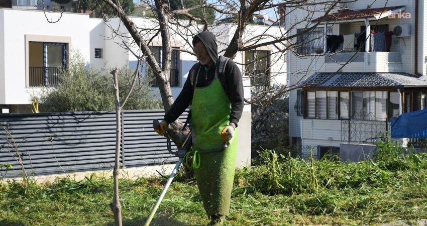Kuşadası Belediyesi Park ve Bahçeler Müdürlüğü ekipleri, turizm sezonu öncesi