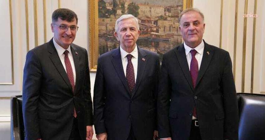 Kütahya Belediye Başkanı Kahveci, Nuri Aslan ve Mansur Yavaş ile bir araya geldi Kütahya Belediye Başkanı Eyüp Kahveci, İstanbul Büyükşehir Belediyesi (İBB) Başkan