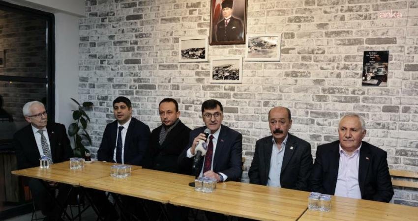 Kütahya Belediye Başkanı Eyüp Kahveci, "Ramazan’da Başkanla Akşam Çayı" programında vatandaşlarla