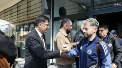 Kütahya Belediye Başkanı Eyüp Kahveci, Ayvalıkgücü Belediyespor karşılaşması öncesinde deplasmanda