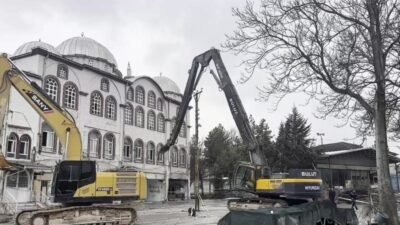 Kahramanmaraş merkezli 6 Şubat depremlerinde ağır hasar alan Küçük Sanayi