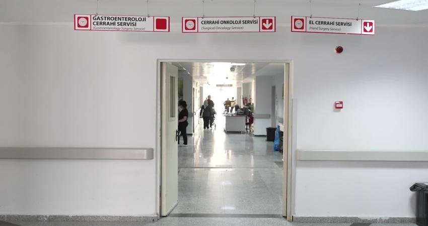 Malatya Eğitim ve Araştırma Hastanesi’nde, karın ağrısı şikâyetiyle hastaneye başvuran