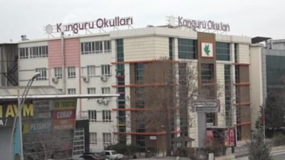 Malatya’da faaliyet gösteren Kanguru Okulları’nda bir veli ile okul yöneticisi