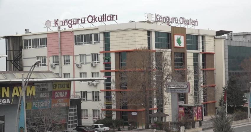 Malatya’da faaliyet gösteren Kanguru Okulları’nda bir veli ile okul yöneticisi