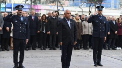 Mamak Belediyesi’nin düzenlediği 18 Mart töreninde Çanakkale ruhu vurgulandı, şehitler