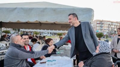 Manavgat Belediye Başkan Vekili Mehmet Çiçek, Atatürk Kültür Merkezi’nde kurulan iftar