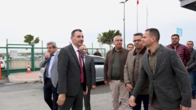 Manavgat Belediye Başkan Vekili Mehmet Çiçek, belediye personeli ve meclis