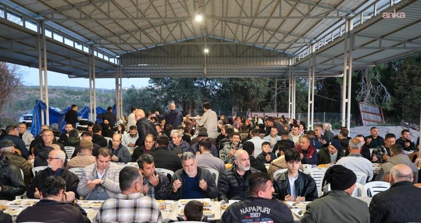 Manavgat Belediyesi, ramazan ayı boyunca mahallelerde kurduğu iftar sofralarıyla paylaşma