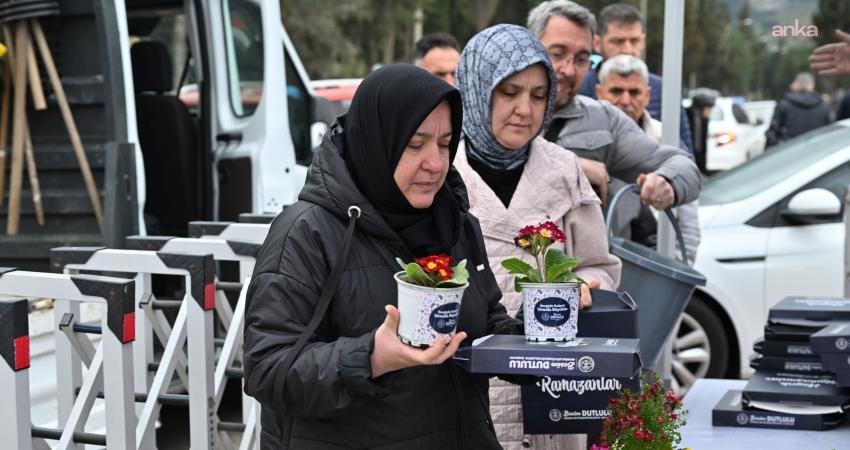 Manisa Büyükşehir Belediyesi, Ramazan Bayramı arifesinde il genelindeki mezarlıkları ziyaret