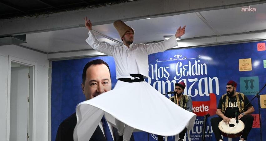 Manisa Büyükşehir Belediyesi’nin iftar sofrası Soma’da kuruldu Manisa Büyükşehir Belediyesi, ramazan ayının ruhuna uygun olarak düzenlediği birlik,