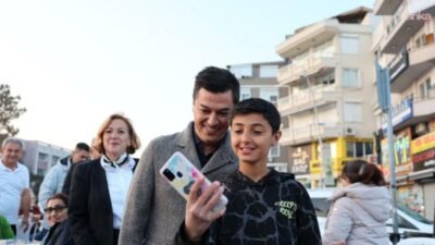 Marmaris Belediyesi tarafından Kadir Gecesi’nde düzenlenen halk iftarında binlerce kişi