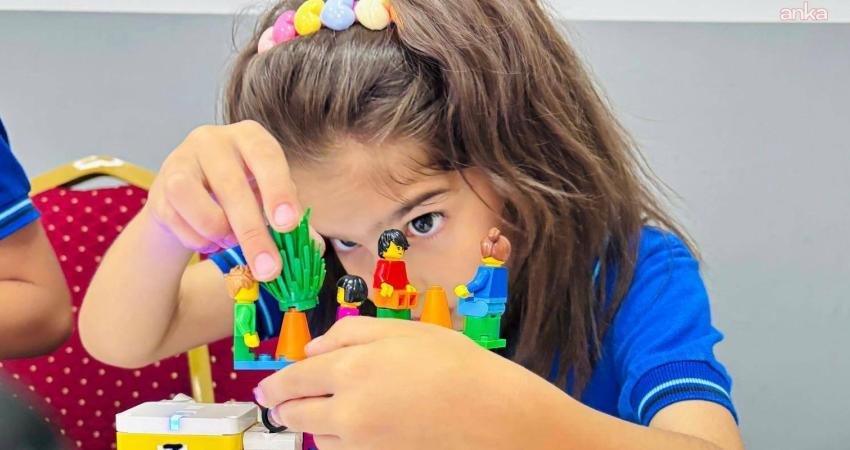 Merkezefendi Belediyesi Atatürk Bilim Merkezi’nde 13-18 yaş aralığındaki çocuklara ve