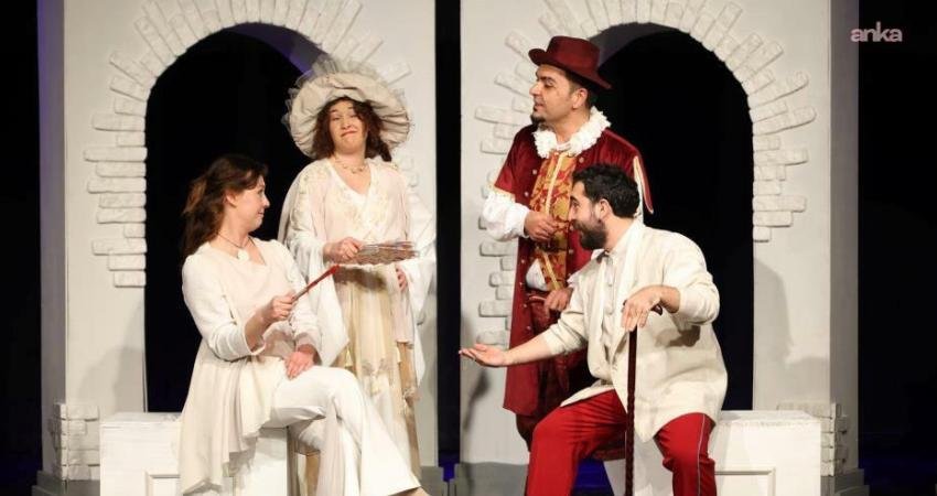 Merkezefendi Kent Tiyatrosu, “Kısa Oyunlar Festivali” kapsamında yazarlık ve oyunculuk