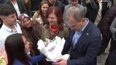 Mersin Büyükşehir Belediye Başkanı Seçer, Anamur’da iftar programına katıldı Mersin Büyükşehir Belediyesi tarafından ramazan ayı boyunca düzenlenen iftar programları