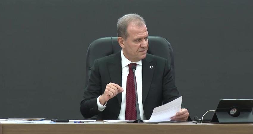 Mersin Büyükşehir Belediye Başkanı Vahap Seçer, aşhanede kullanılan etlerde denetim