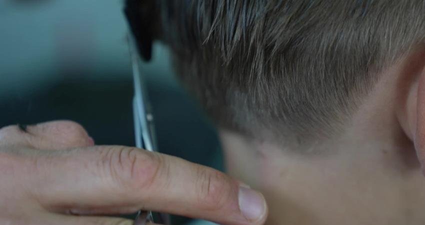 Mersin Büyükşehir Belediyesi, “Mobil Kuaför” hizmetini, Ramazan Bayramı öncesinde merkeze