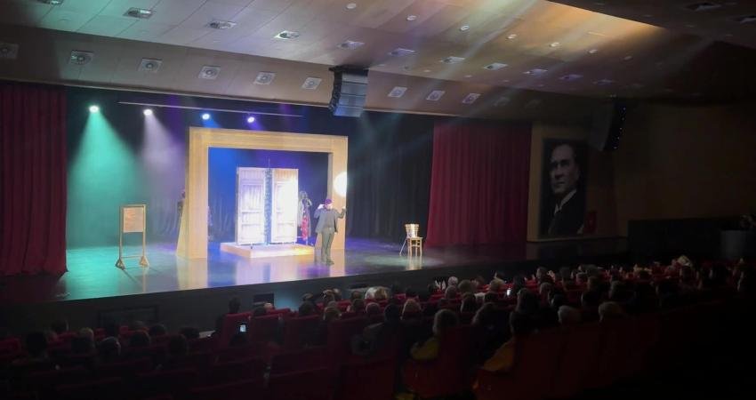 Mersin Büyükşehir Belediyesi Şehir Tiyatrosu’nun “27 Mart Dünya Tiyatro Günü Seçkisi” final yaptı Mersin Büyükşehir Belediyesi Şehir Tiyatrosu’nun “5 Gün 5 Oyun-27 Mart