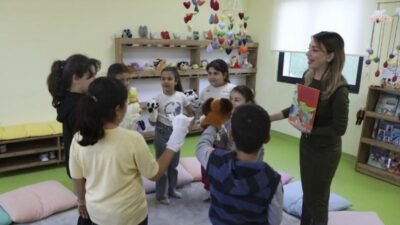 Mersin Büyükşehir Belediyesi’nin Toroslar Çocuk Kampüsü’nde çocuklar “Masal ve Drama Atölyesi” İle kendini keşfediyor Mersin Büyükşehir Belediyesi Kadın ve Aile Hizmetleri Dairesi Başkanlığı bünyesinde