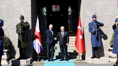 Milli Savunma Bakanı Yaşar Güler, bugün Birleşik Krallık'ı ziyaret edecek.