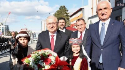 Milli Savunma Bakanlığı'ndan (MSB) yapılan açıklamada, Milli Savunma Bakanı Yaşar