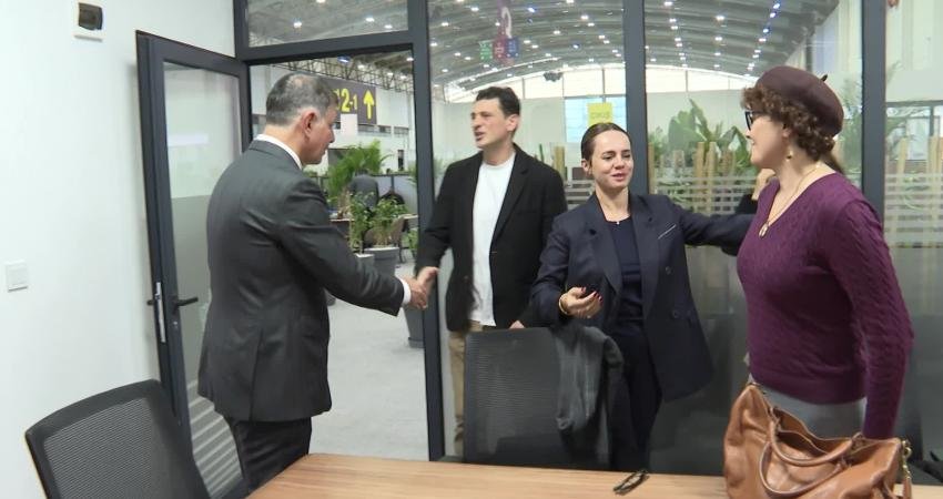 Minguzzi ailesinden İzmir Büyükşehir Belediye Başkanı Tugay’a ziyaret İstanbul'da uğradığı saldırı sonucu 24 Ocak 2025’te hayatını kaybeden 14