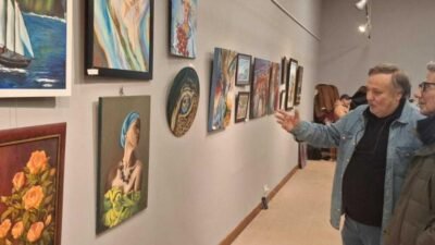 Mor Sanat ve Kültür Platformu sanatçılarının eserlerinden oluşan “Yansıma” adlı