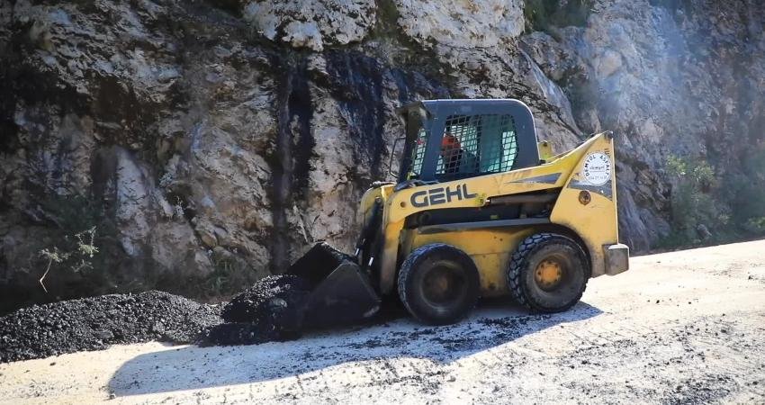 Muğla Büyükşehir Belediyesi, Fethiye-Ölüdeniz yolunda sona yaklaştı Muğla Büyükşehir Belediyesi, Fethiye-Ölüdeniz yolunda sürdürdüğü yol ve altyapı çalışmalarında