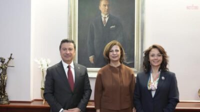 Eskişehir Büyükşehir Belediye Başkanı Ayşe Ünlüce, Muğla Belediye Başkanı Ahmet