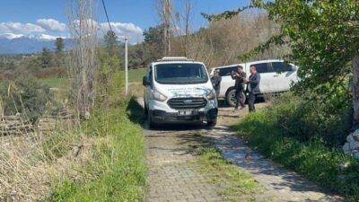 Muğla’nın Seydikemer ilçesinde Ali Elmadibi (67), tartıştığı eşi Vesile Elmadibi’yi (63)