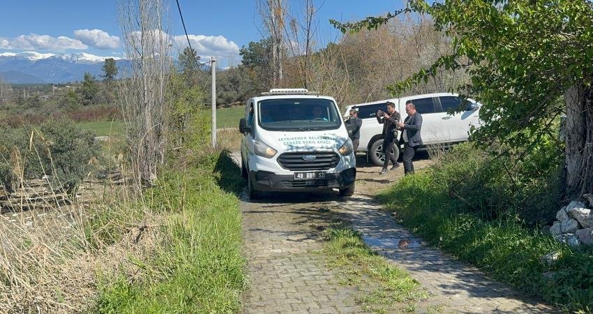 Muğla’nın Seydikemer ilçesinde Ali Elmadibi (67), tartıştığı eşi Vesile Elmadibi’yi (63)