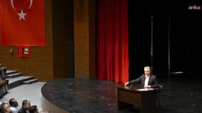 Muratpaşa Belediye Başkanı Ümit Uysal, Gazipaşa Kitap Fuarı kapsamında düzenlenen