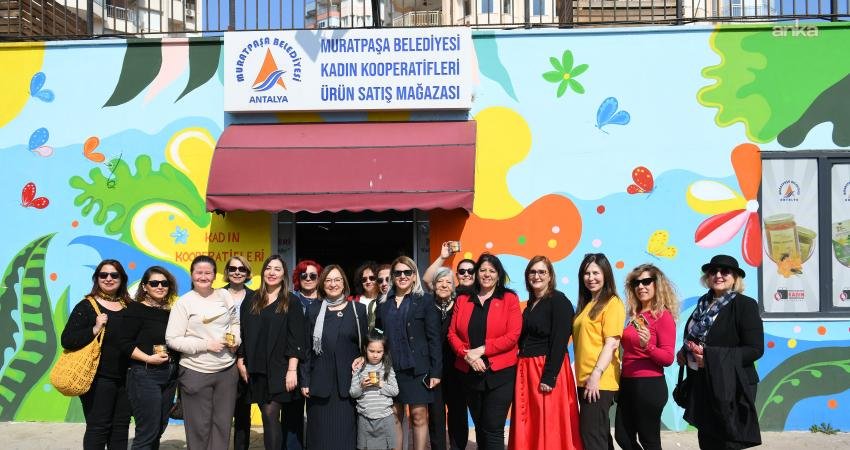 Muratpaşa Belediyesi Kadın Kooperatifleri Ürün Satış Mağazası, bal mumu ile