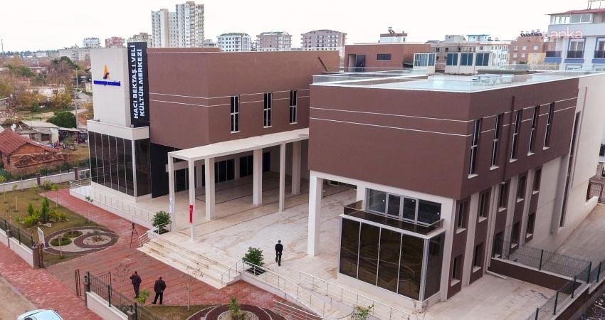 Muratpaşa Belediyesi’nin sanat kurslarına başvurular başladı Muratpaşa Belediyesi, Hacı Bektaş Veli Kültür Merkezi’nde tiyatro ve bağlama