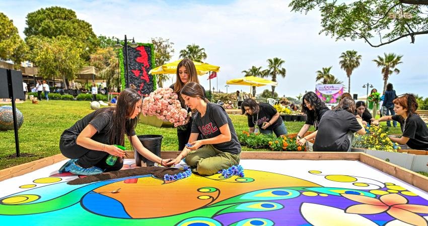 Muratpaşa’da Çiçek Desenleri Günleri’ne başvurular sona eriyor Muratpaşa Belediyesi’nin bu yıl 2’ncisini düzenleyeceği Çiçek Desenleri Günleri için