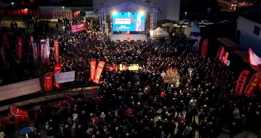 Bursa Büyükşehir Belediyesi Başkan Vekili Saldız: Yaşananlar Bursamızın iradesine, demokratik tercihine açık bir müdahaledir Bursa Büyükşehir Belediyesi Başkan Vekili Mehmet Aydın Saldız, Belediye Başkanı