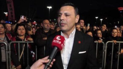 CHP İstanbul İl Başkanı Özgür Çelik, Bursa Büyükşehir Belediye Başkanı Mustafa