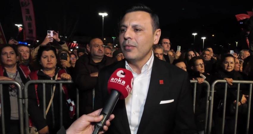 Özgür Çelik: Sandıkta kaybettiklerini, yargı eliyle geri almaya çalışıyorlar CHP İstanbul İl Başkanı Özgür Çelik, Bursa Büyükşehir Belediye Başkanı Mustafa