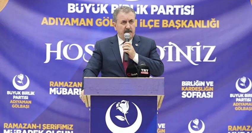 Mustafa Destici: Bütün İslam ülkeleri güçlü bir duruş ortaya koysa ne İsrail ne de ABD bu saldırıları gerçekleştirmeye cesaret edebilir Büyük Birlik Partisi Genel Başkanı Mustafa Destici, ABD ve İsrail'in,