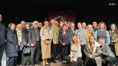 Nürnberg’de düzenlenen “Mavi Vatan ve Türkiye’nin Jeopolitiği” konferansında konuşan emekli