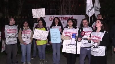 Öldürülen öğretmen Fatma Nur Çelik için "Yas Nöbeti" düzenleyen Özel Sektör