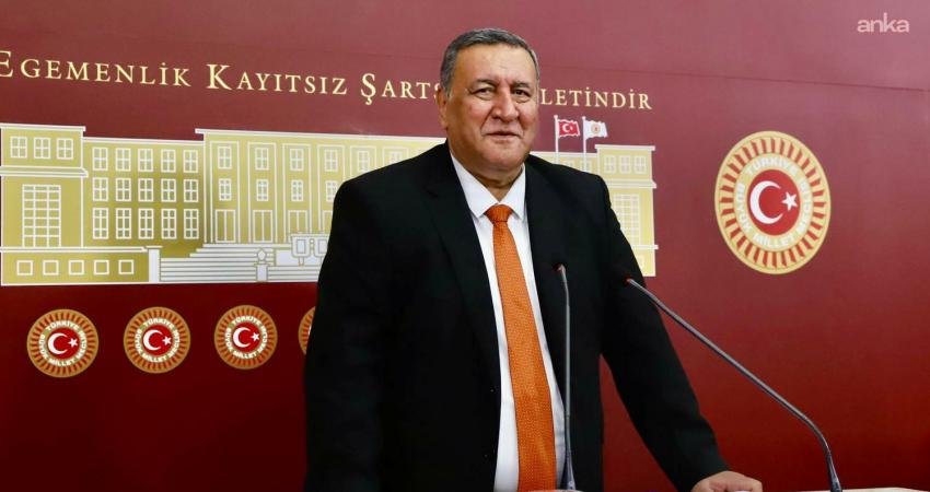 Ömer Fethi Gürer: “AKP iktidarı halka çocuk sayısı vereceğine, marketlerde alarm takılan mamaların fiyatlarına bakmalıdır” CHP Niğde Milletvekili Ömer Fethi Gürer, Cumhurbaşkanı Recep Tayyip Erdoğan’ın