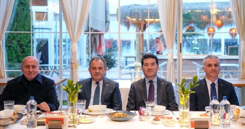 Ortahisar Belediye Başkanı Ahmet Kaya, partilileri iftar programında ağırladı. İftara