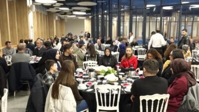 Osmangazi Belediye Başkanı Erkan Aydın, DAĞ-DER tarafından düzenlenen iftar programında