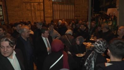 Osmangazi Belediye Başkanı Erkan Aydın, kent genelinde görev yapan muhtarlarla