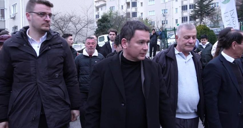 Osmangazi Belediye Başkanı Erkan Aydın, Yenikent Mahallesi’nde düzenlenen iftar programında