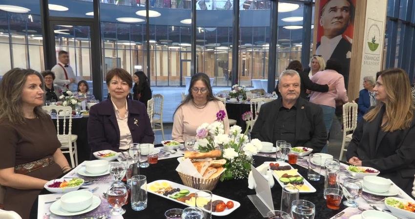 Osmangazi Belediyesi, 8 Mart Dünya Emekçi Kadınlar Günü dolayısıyla kadınlara