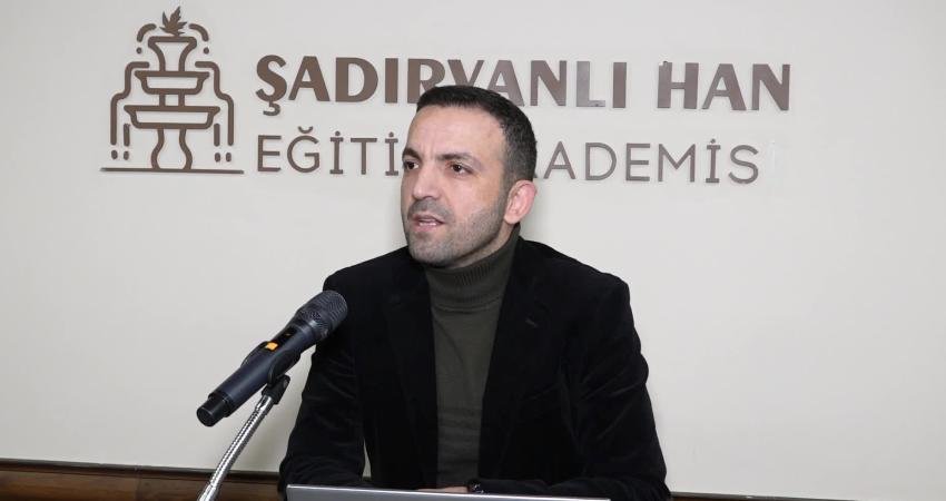 Osmangazi’de edebiyatseverler, Puchner’in “Kelimelerle Dünya Tarihi” eserini ele aldı Osmangazi Belediyesi’nin kültür ve eğitim çalışmaları kapsamında düzenlediği “Edebiyat ve