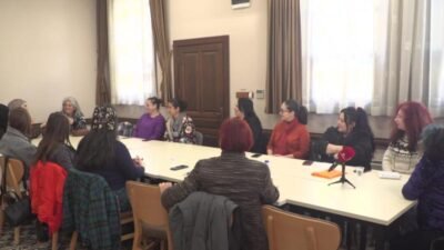 Osmangazi’de kadınlar ağaç sembolizmiyle haklarını keşfetti Osmangazi Belediyesi’nin, kadınların toplumsal hayatta daha güçlü bir yer edinmesine